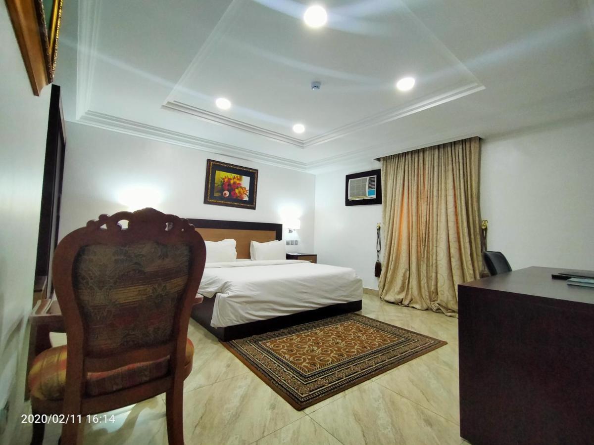 อิมมาคิวเลท แพลตินั่ม ลักชัวรี รีสอร์ต Hotel อาบูจา ภายนอก รูปภาพ