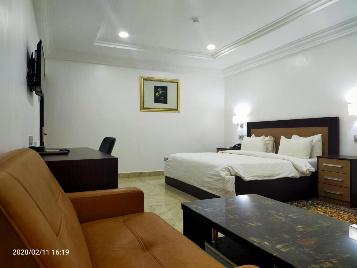 อิมมาคิวเลท แพลตินั่ม ลักชัวรี รีสอร์ต Hotel อาบูจา ภายนอก รูปภาพ