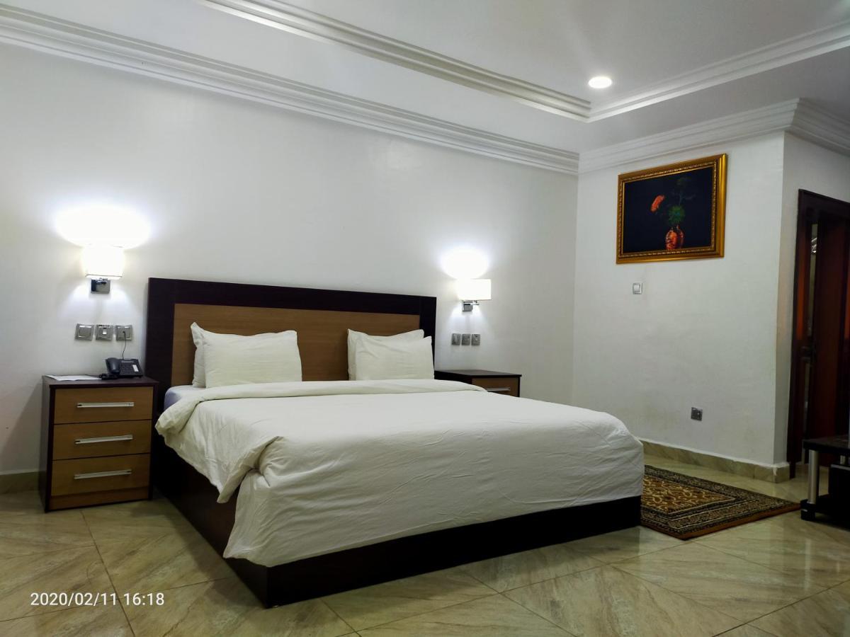 อิมมาคิวเลท แพลตินั่ม ลักชัวรี รีสอร์ต Hotel อาบูจา ภายนอก รูปภาพ